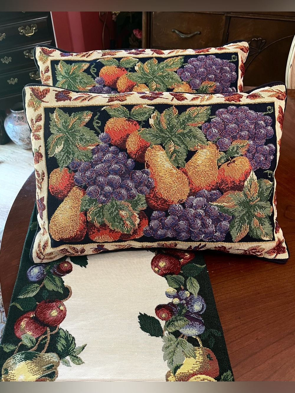 VTG 3-pc Woven Tuscan Tapestry Fruit Table Runner & Matching Throw Pillows Set